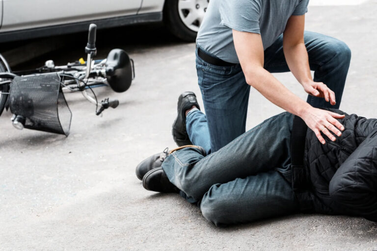 Experienced truck accident attorney investigating a commercial vehicle crash in MO.